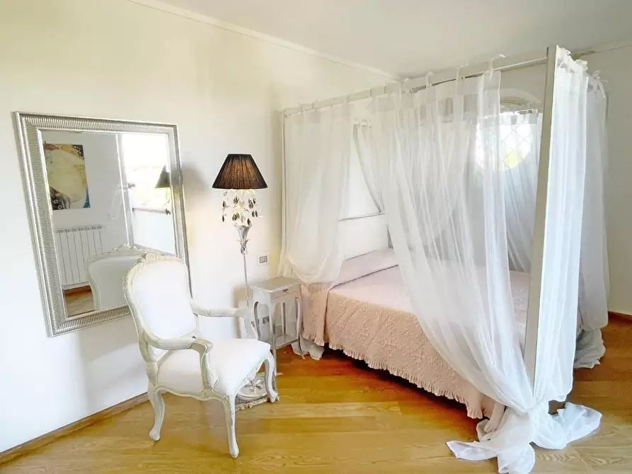 Immagine 22 di Villa in vendita  a Forte Dei Marmi