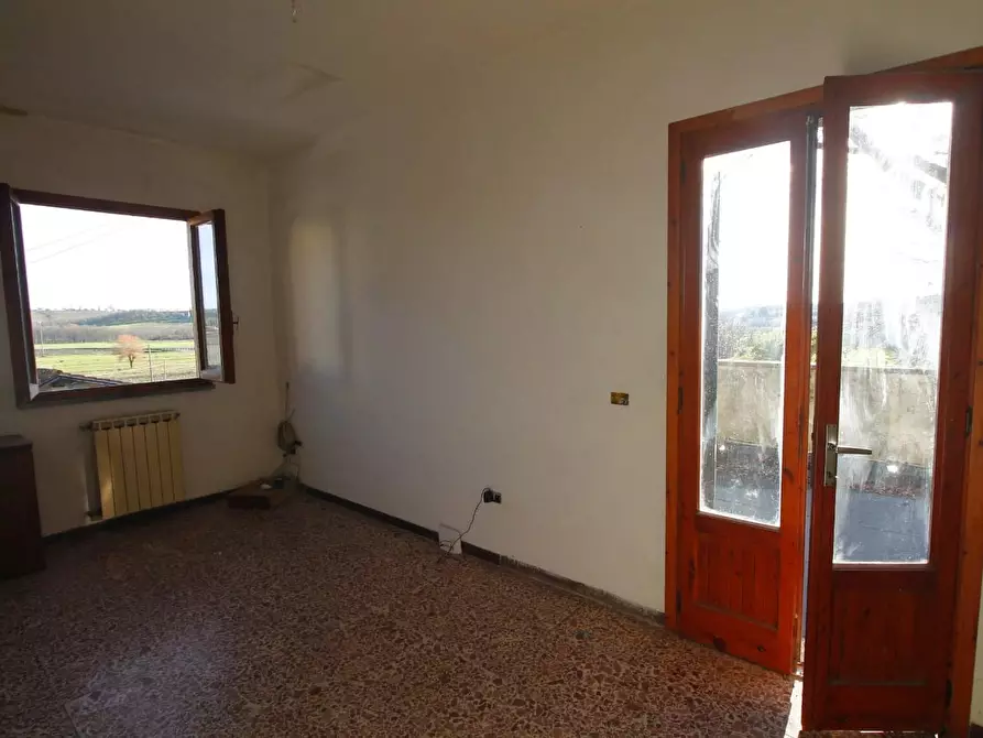 Immagine 9 di Casa colonica in vendita  a Vinci
