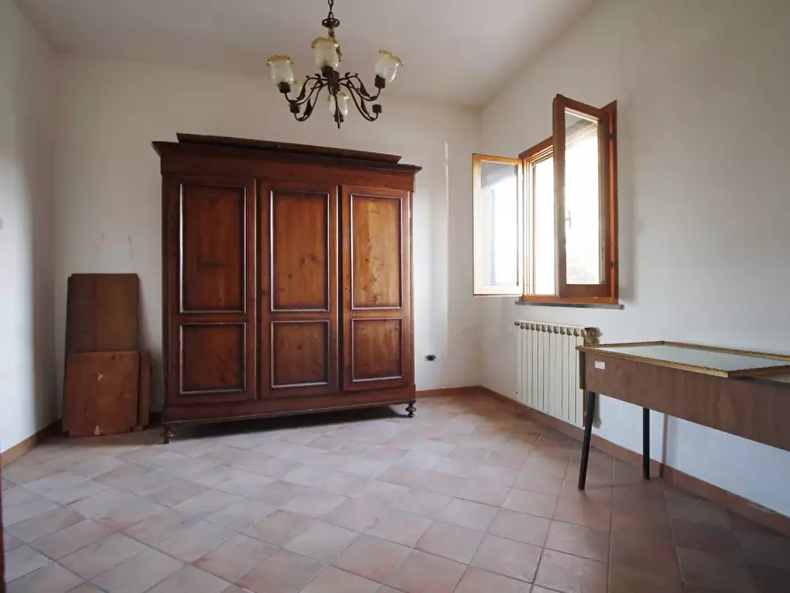 Immagine 15 di Casa colonica in vendita  a Vinci