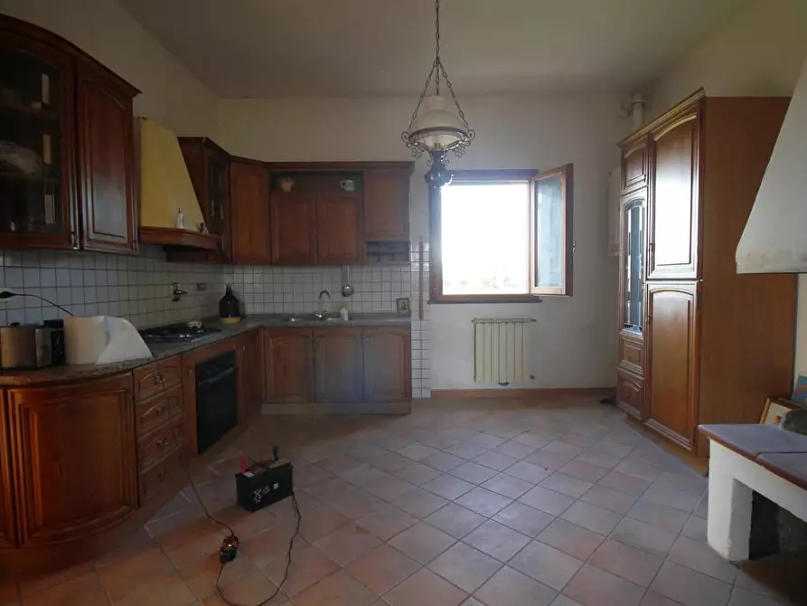 Immagine 14 di Casa colonica in vendita  a Vinci