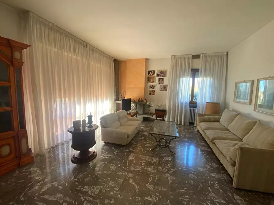 Immagine 2 di Villa in vendita  a Montelupo Fiorentino
