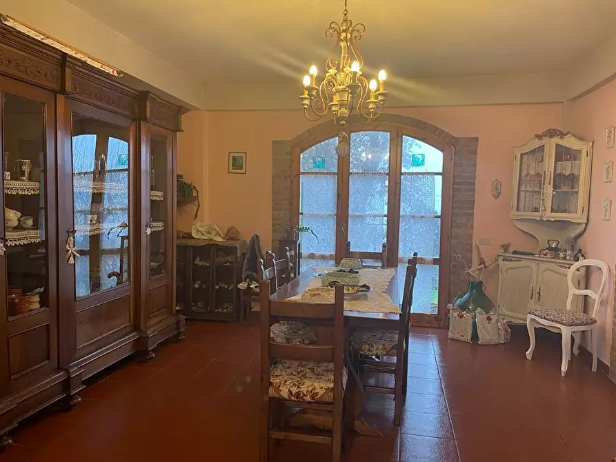 Immagine 1 di Villa in vendita  a San Miniato