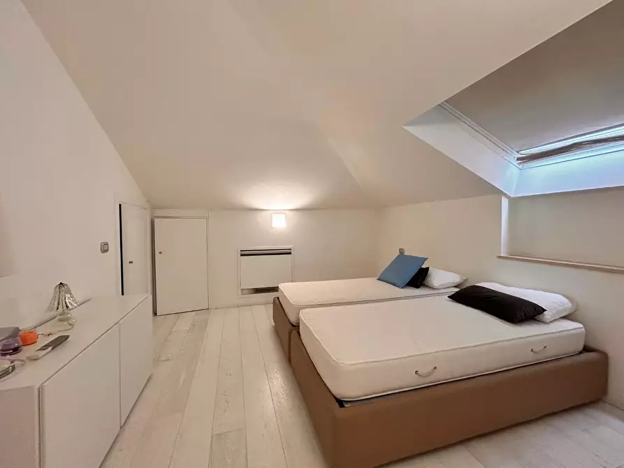 Immagine 18 di Appartamento in affitto  a Forte Dei Marmi