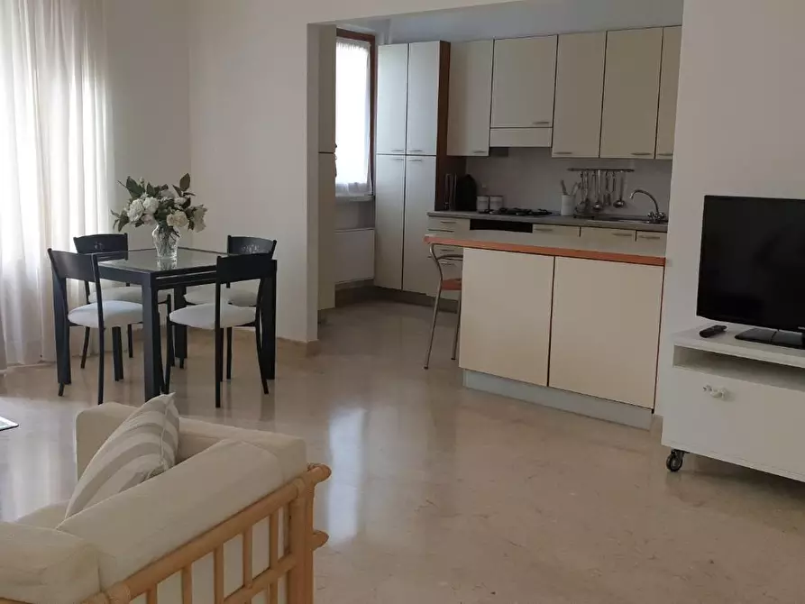 Immagine 5 di Appartamento in affitto  a Forte Dei Marmi