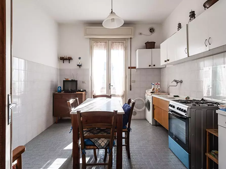 Immagine 4 di Appartamento in vendita  a San Giuliano Terme