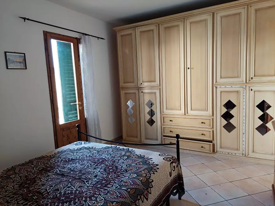 Immagine 28 di Casa colonica in vendita  a Lastra A Signa