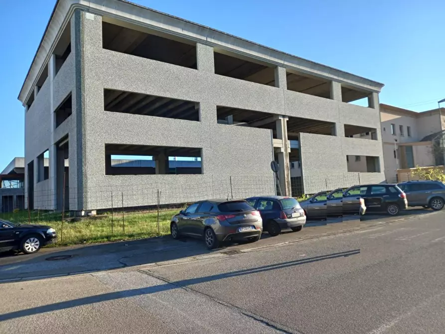 Immagine 3 di Attività artigianale in vendita  a San Miniato