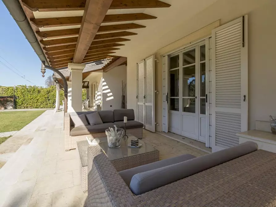 Immagine 8 di Villa in affitto  a Forte Dei Marmi