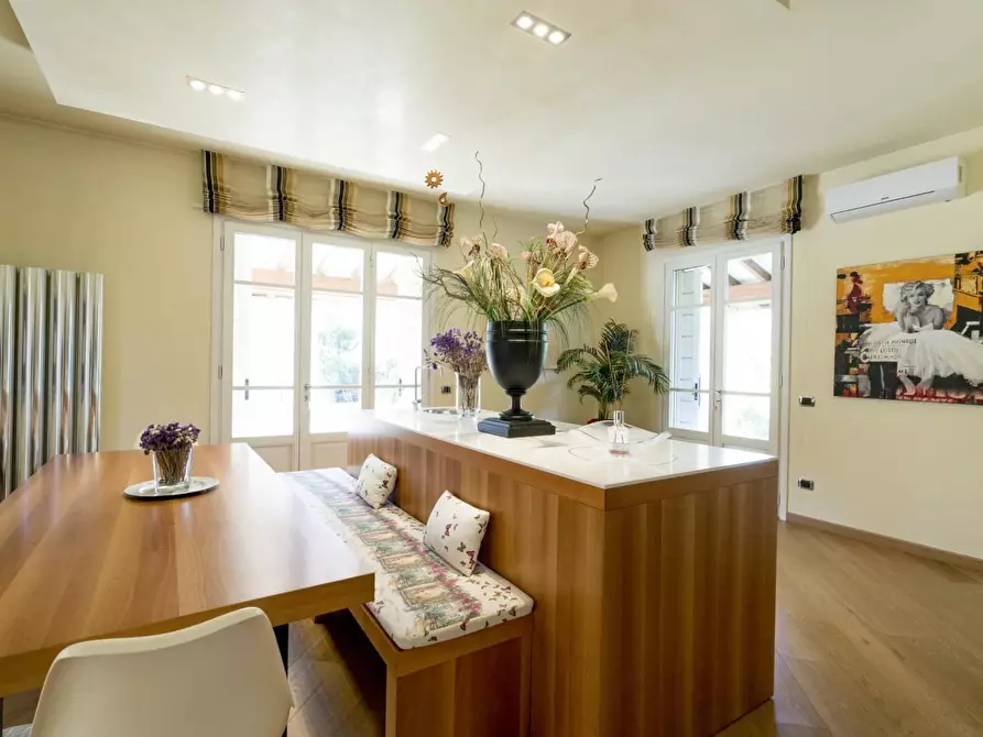 Immagine 17 di Villa in affitto  a Forte Dei Marmi