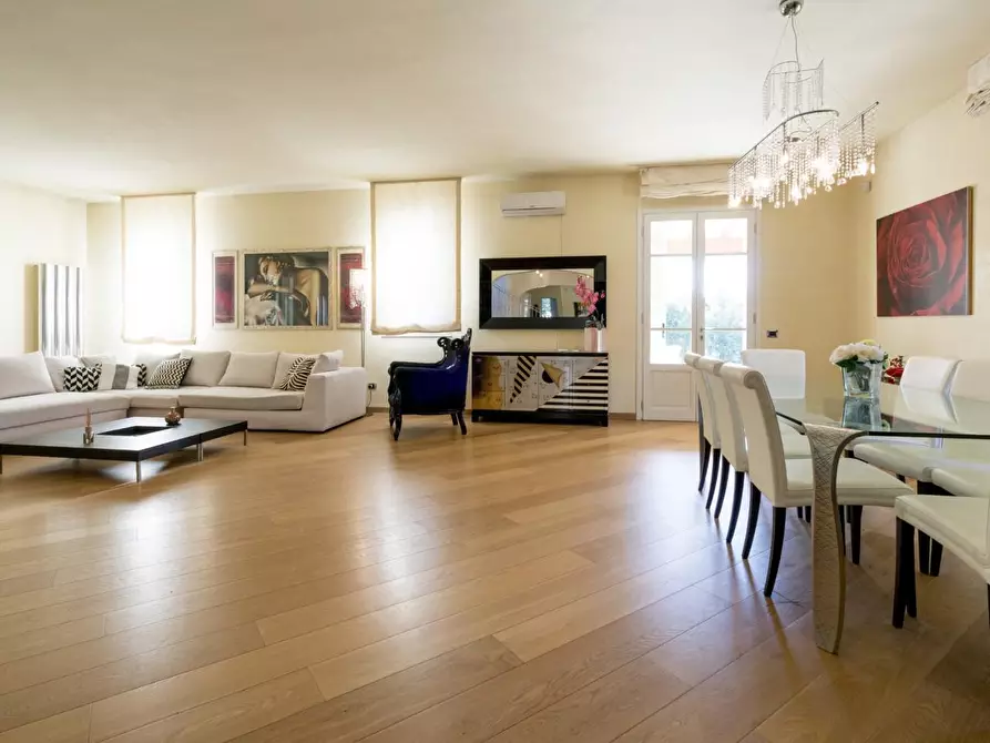 Immagine 14 di Villa in affitto  a Forte Dei Marmi