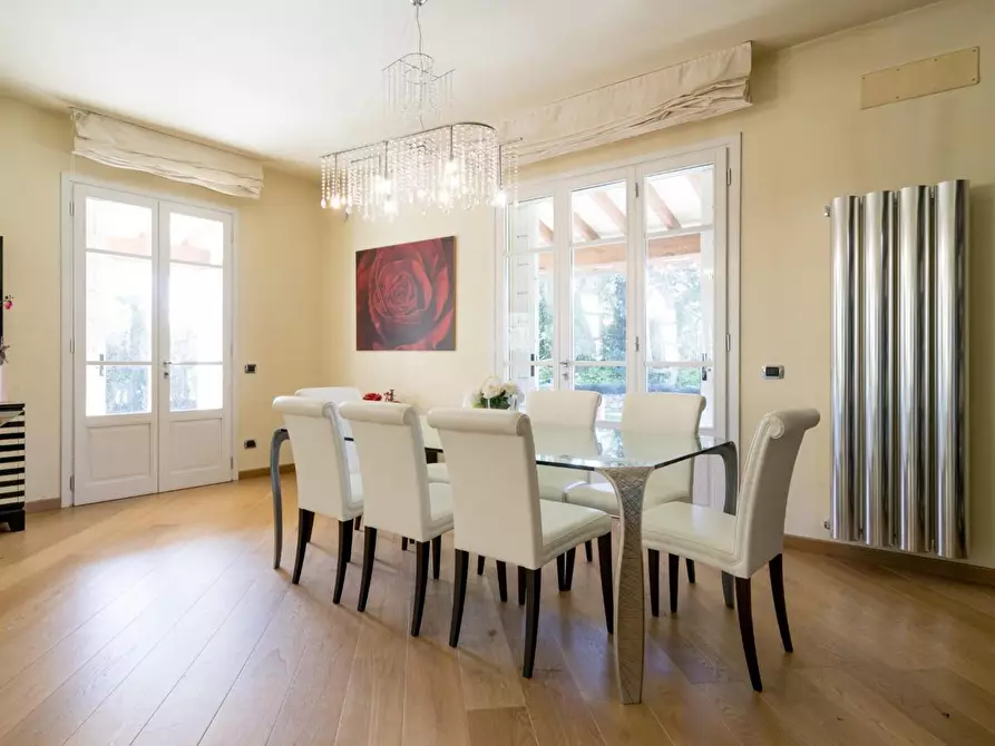 Immagine 12 di Villa in affitto  a Forte Dei Marmi