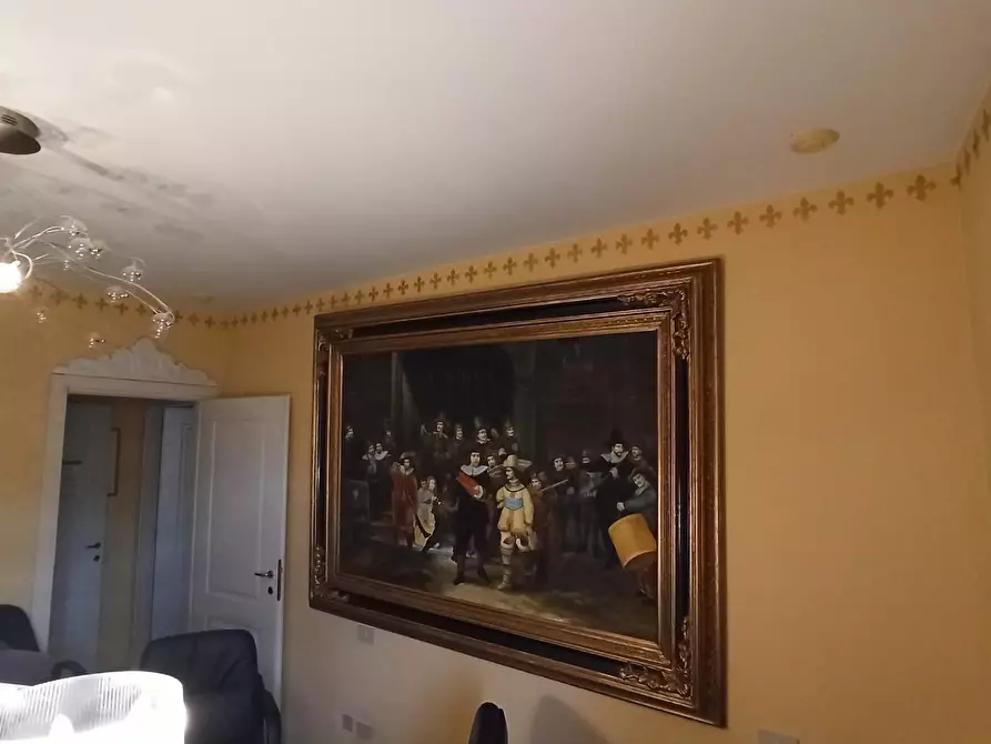 Immagine 2 di Appartamento in vendita  a Carrara