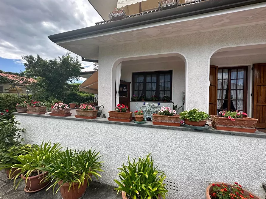 Immagine 3 di Casa indipendente in affitto  a Forte Dei Marmi
