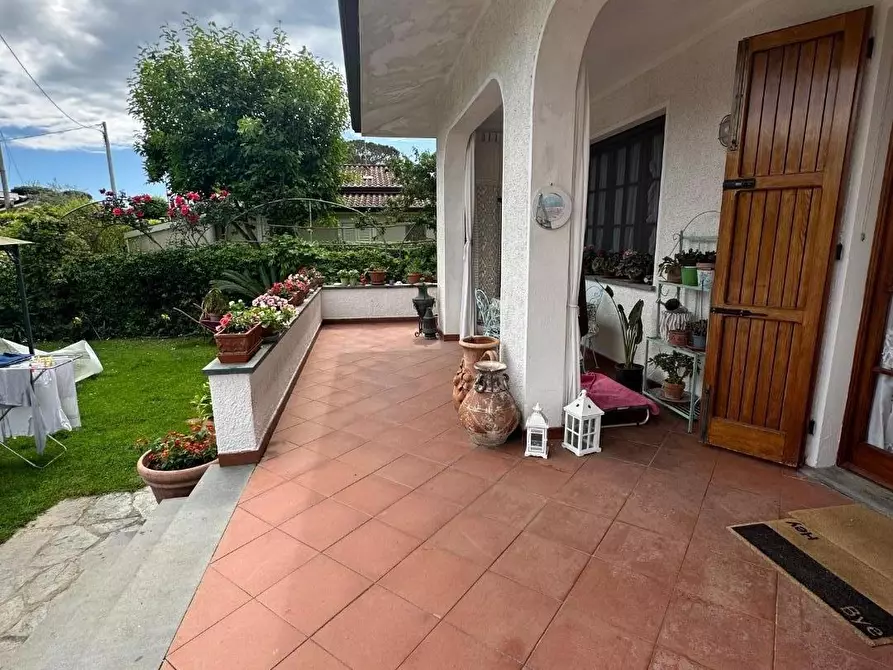 Immagine 2 di Casa indipendente in affitto  a Forte Dei Marmi