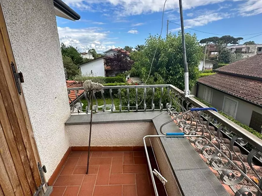 Immagine 36 di Casa indipendente in affitto  a Forte Dei Marmi