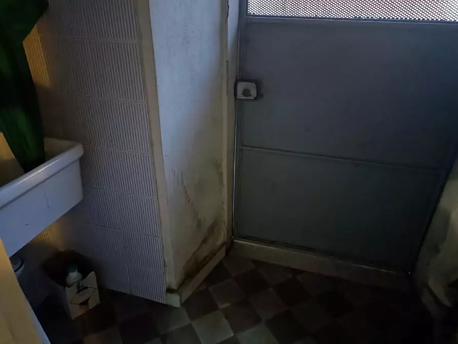 Immagine 30 di Appartamento in vendita  a Carrara