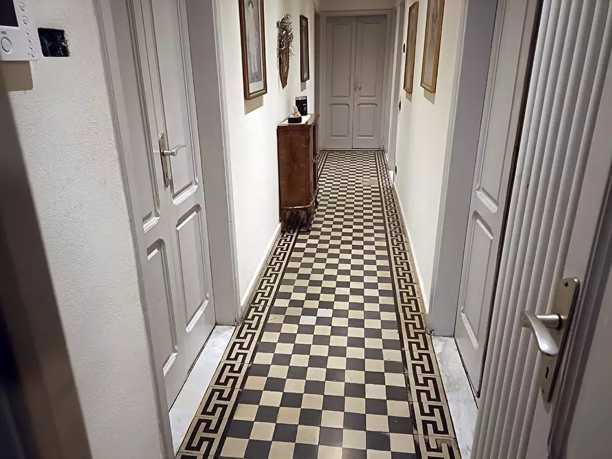 Immagine 9 di Appartamento in vendita  a Carrara