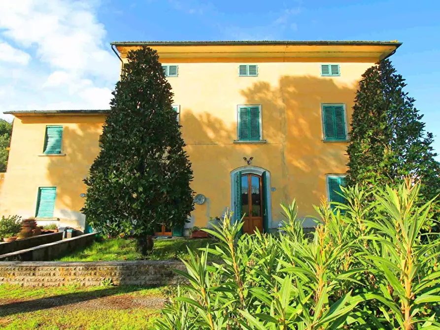 Immagine 38 di Villa in vendita  a Empoli