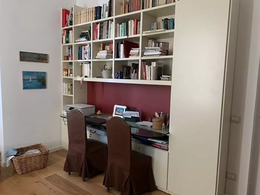 Immagine 27 di Villa in vendita  a Livorno