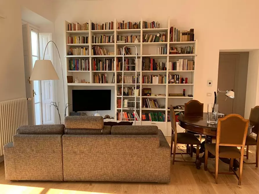 Immagine 19 di Villa in vendita  a Livorno