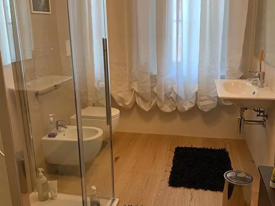 Immagine 22 di Villa in vendita  a Livorno