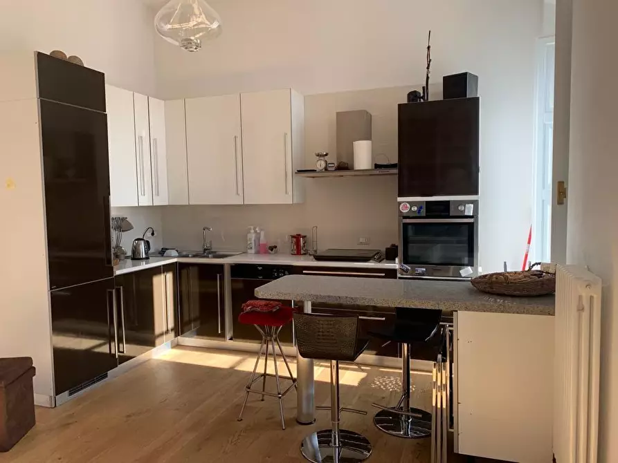 Immagine 11 di Villa in vendita  a Livorno