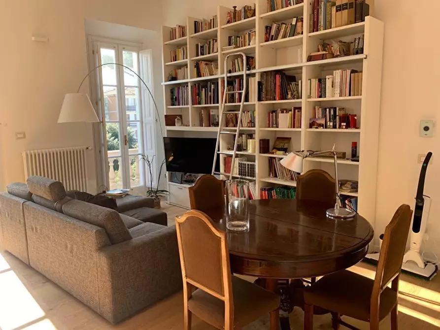 Immagine 7 di Villa in vendita  a Livorno