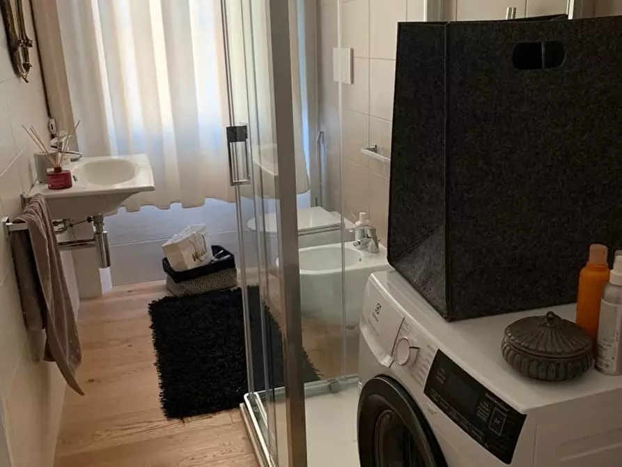 Immagine 15 di Villa in vendita  a Livorno