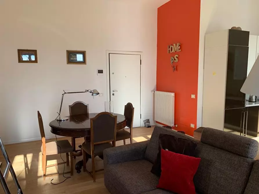 Immagine 8 di Villa in vendita  a Livorno