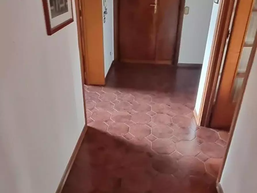 Immagine 1 di Casa bifamiliare in vendita  a Massa