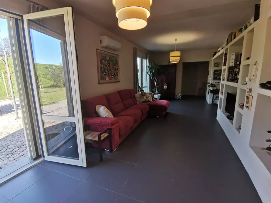 Immagine 10 di Casa indipendente in vendita  a San Giuliano Terme