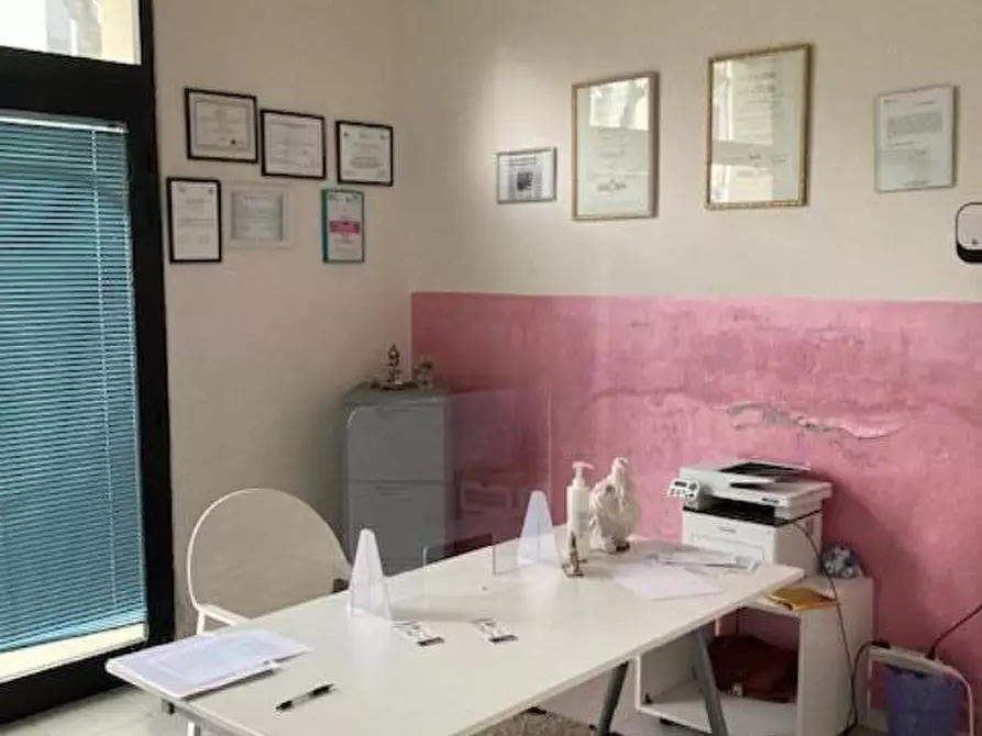 Immagine 2 di Ufficio in affitto  a Pontedera
