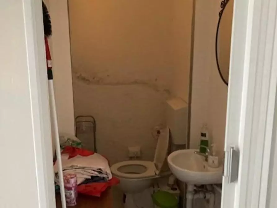 Immagine 4 di Ufficio in affitto  a Pontedera