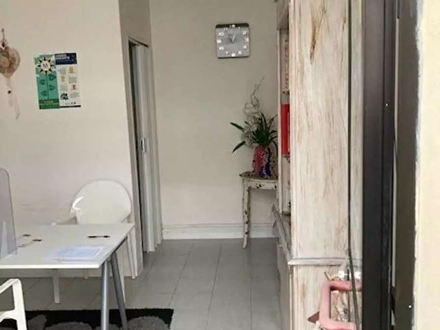 Immagine 3 di Ufficio in affitto  a Pontedera