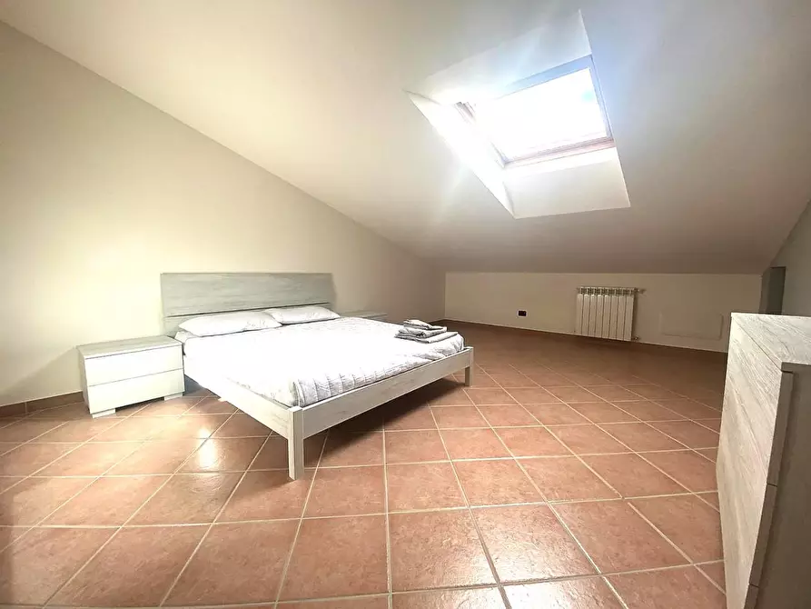 Immagine 8 di Mansarda in vendita  a Montignoso