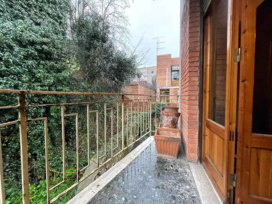 Immagine 3 di Appartamento in vendita  a Siena