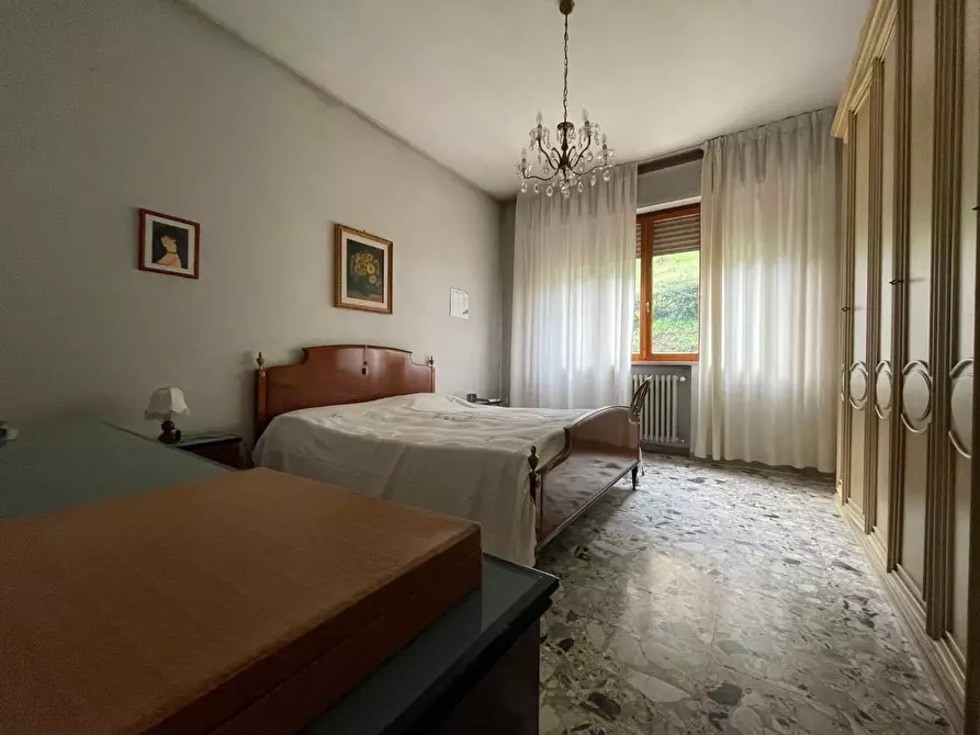 Immagine 11 di Appartamento in vendita  a Siena