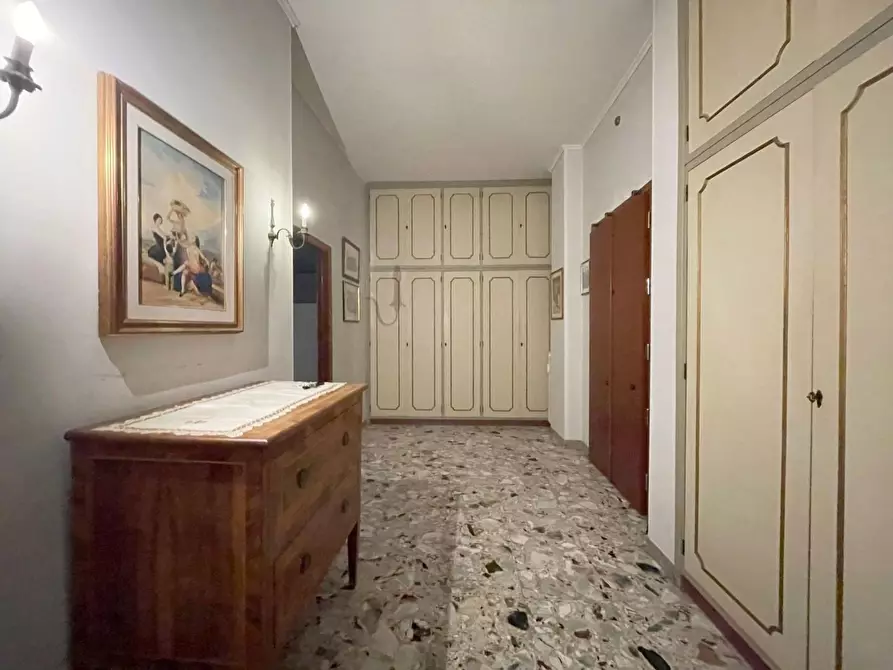 Immagine 2 di Appartamento in vendita  a Siena