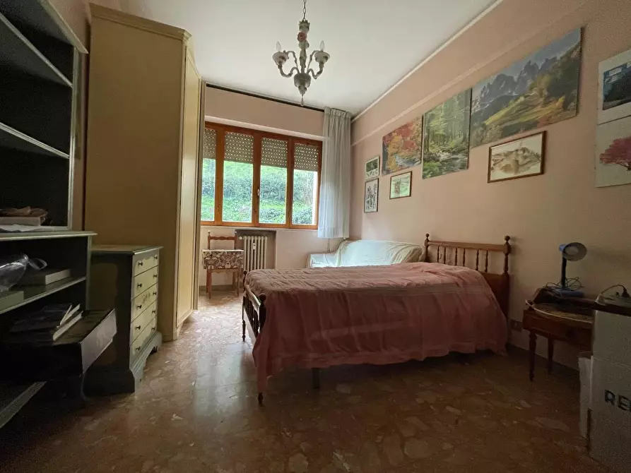 Immagine 12 di Appartamento in vendita  a Siena