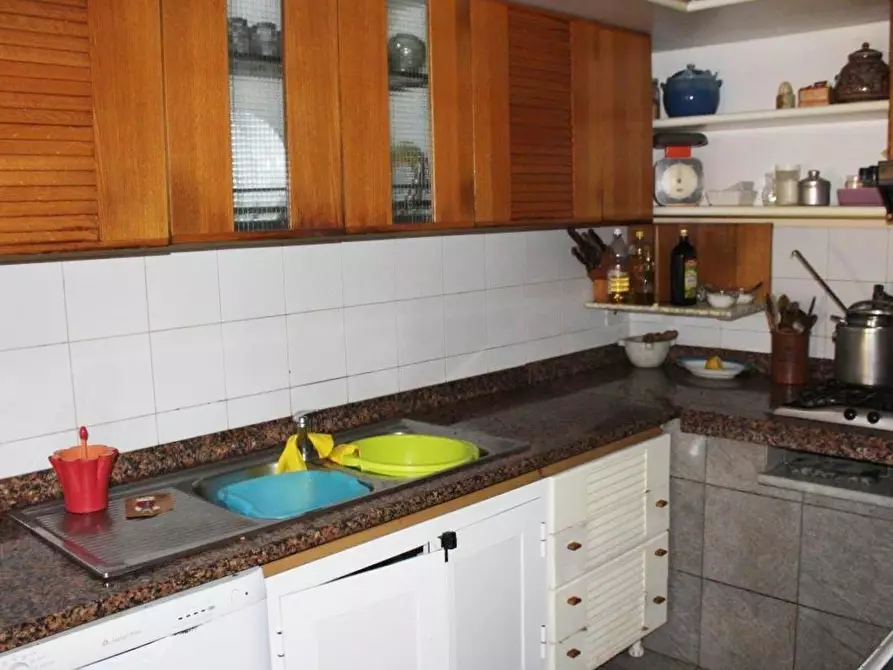 Immagine 30 di Appartamento in vendita  a Carrara