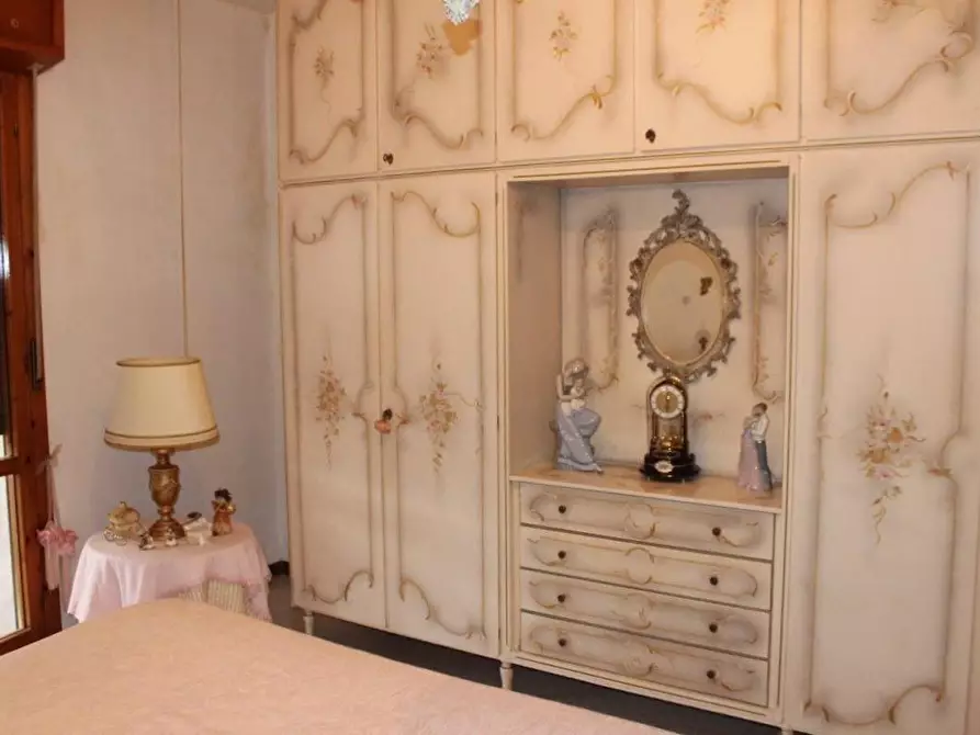 Immagine 6 di Appartamento in vendita  a Carrara