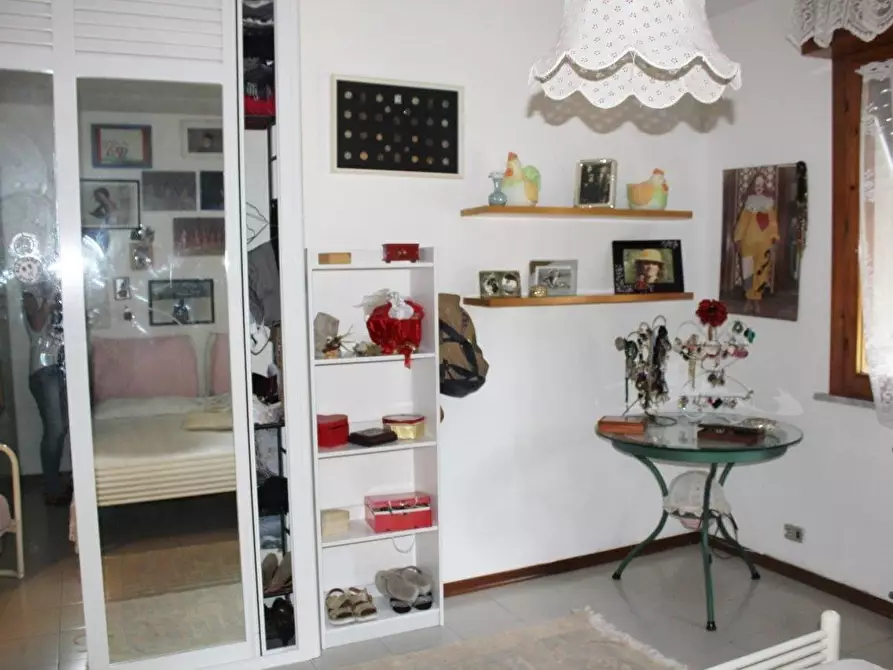 Immagine 16 di Appartamento in vendita  a Carrara