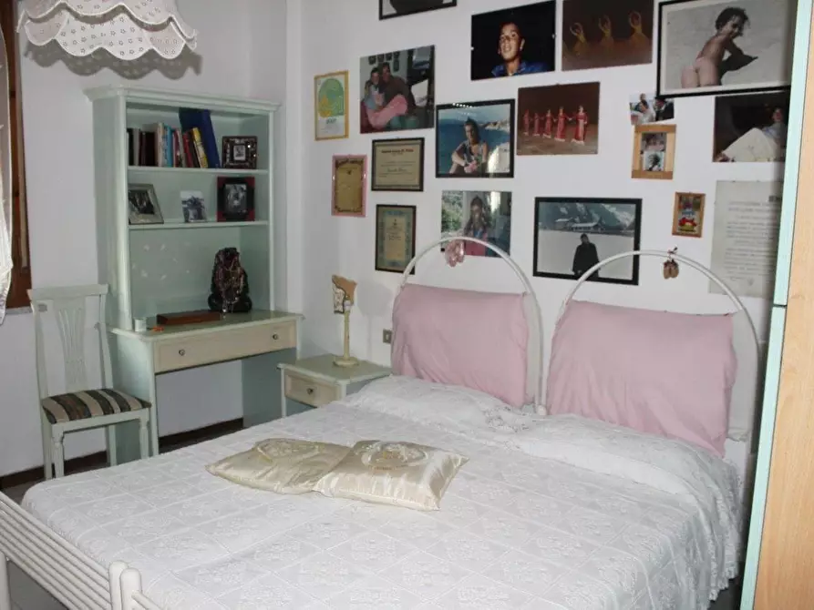 Immagine 14 di Appartamento in vendita  a Carrara