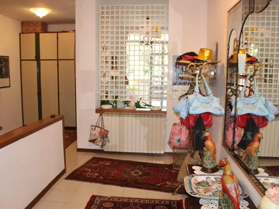 Immagine 5 di Appartamento in vendita  a Carrara