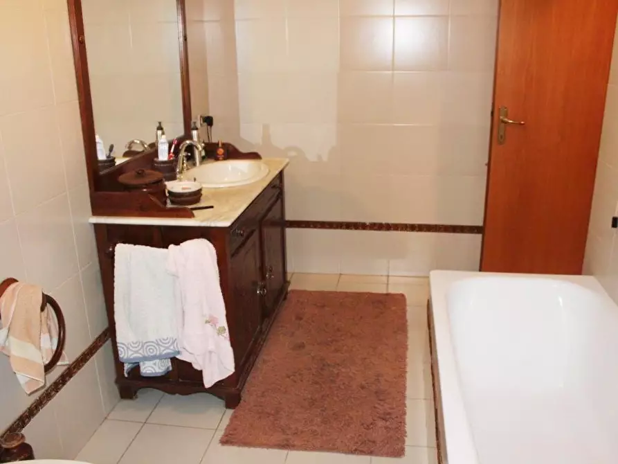 Immagine 10 di Appartamento in vendita  a Carrara