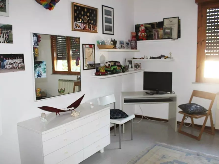 Immagine 11 di Appartamento in vendita  a Carrara