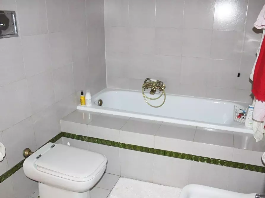 Immagine 18 di Appartamento in vendita  a Carrara