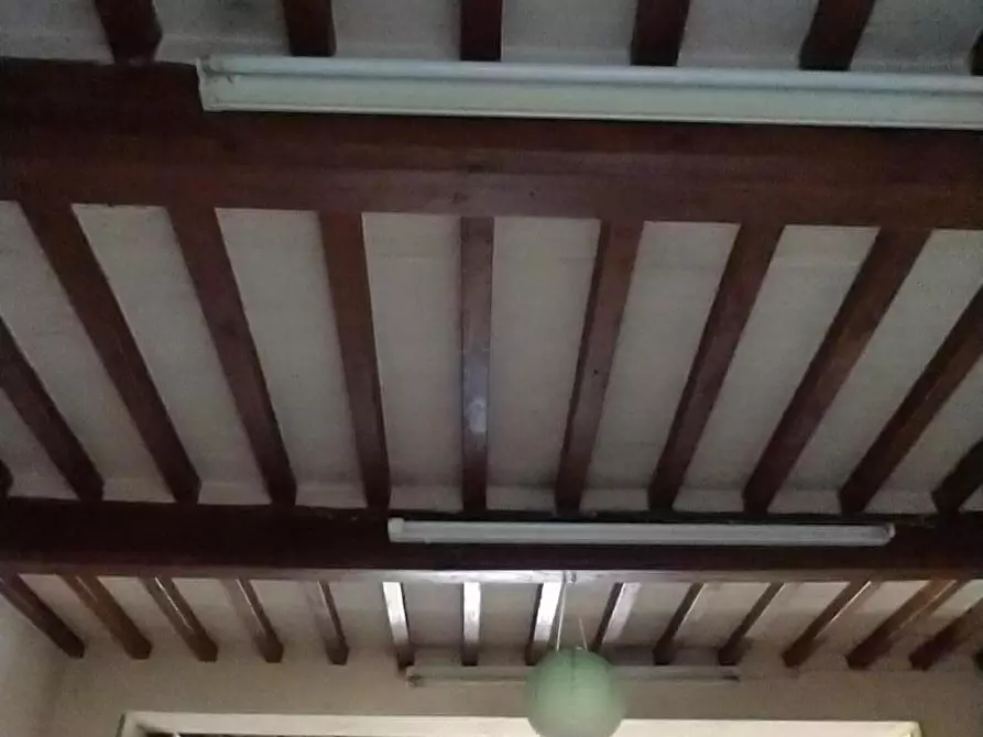 Immagine 4 di Locale commerciale in vendita  a San Giuliano Terme