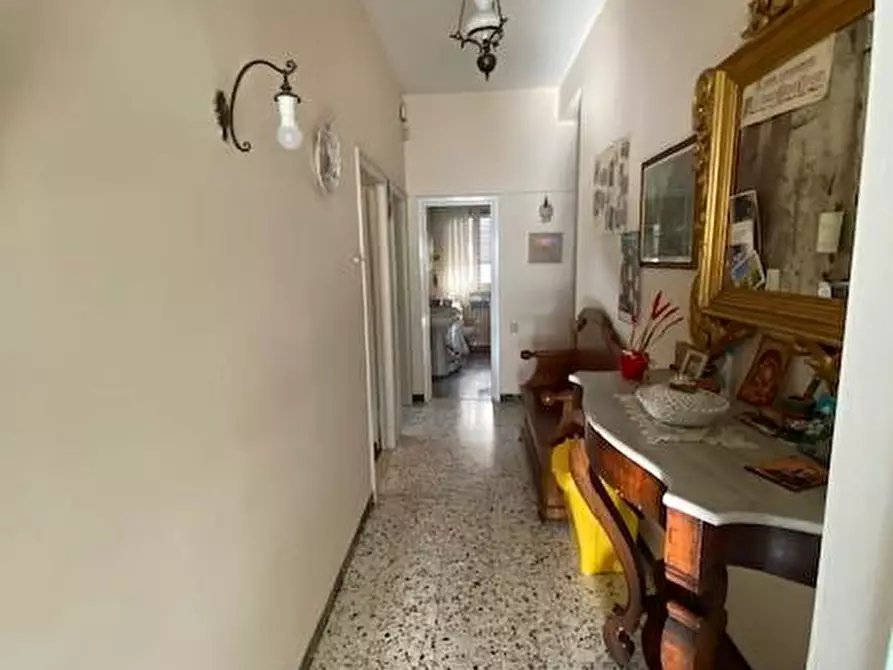 Immagine 31 di Villa in vendita  a Massa E Cozzile