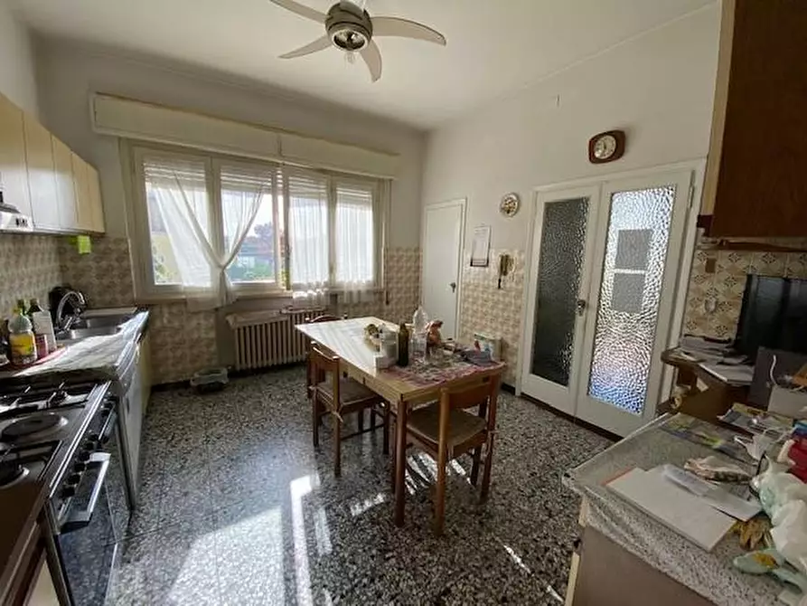 Immagine 26 di Villa in vendita  a Massa E Cozzile